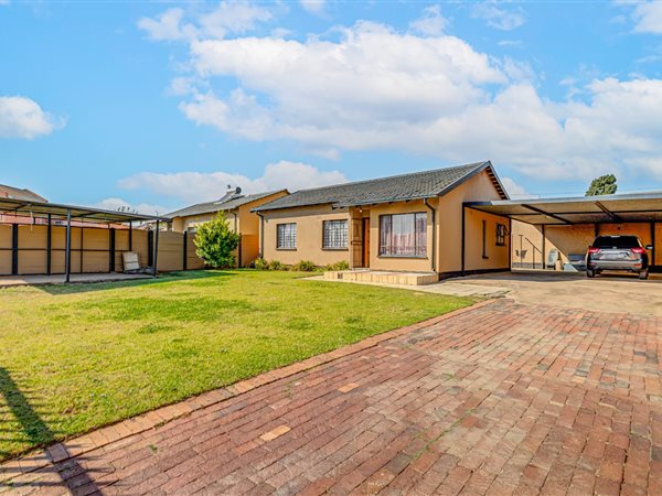 3 Bedroom House 3 Bedroom House