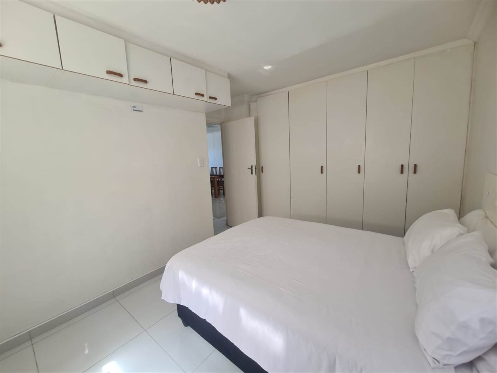 3 Bed Apartment in Amanzimtoti photo number 15