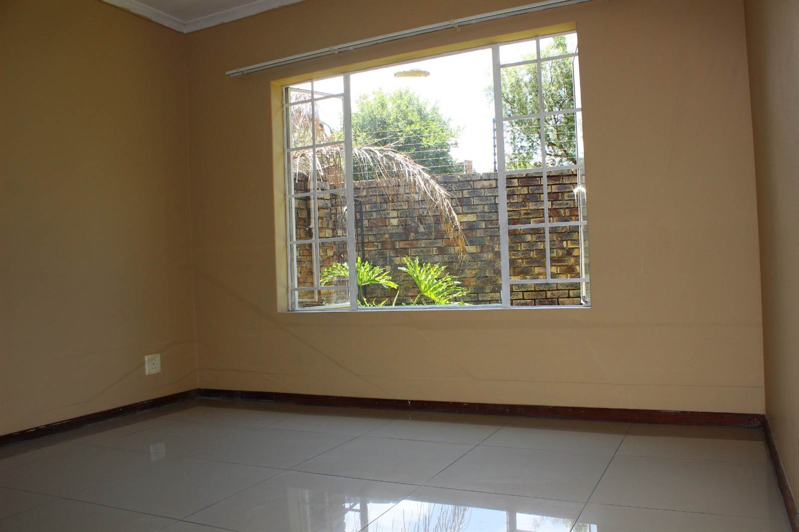 2 Bed Townhouse in Highveld photo number 19