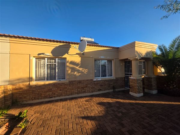 3 Bedroom Townhouse 3 Bedroom Townhouse