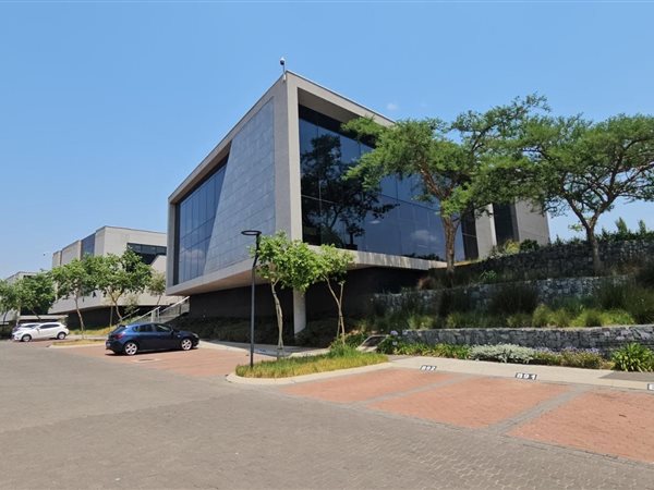 389  m² Commercial space