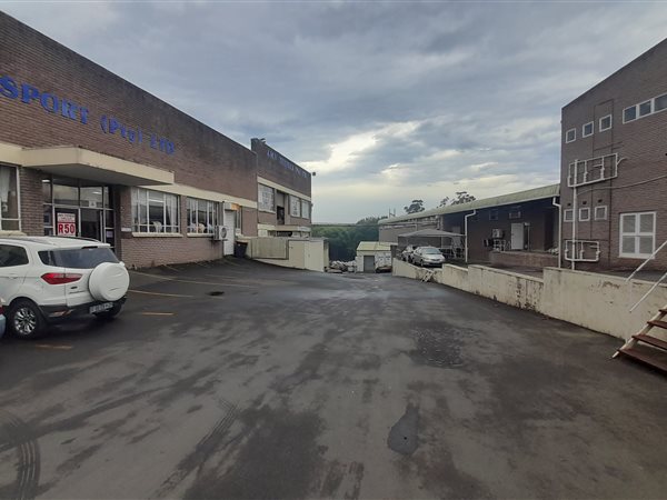 460 m² Industrial space 460 m² Industrial space