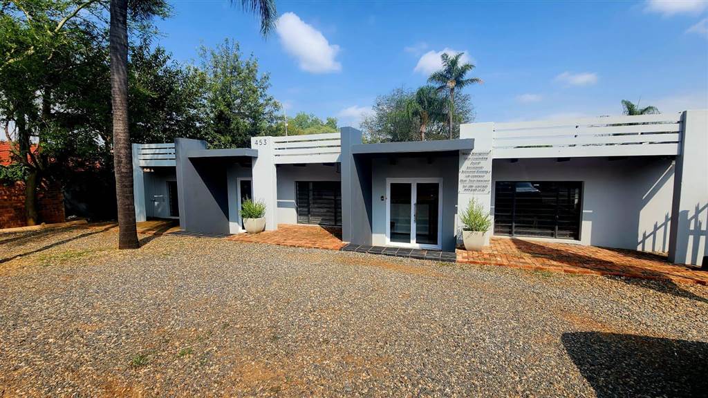 5 Bed House in Garsfontein photo number 1