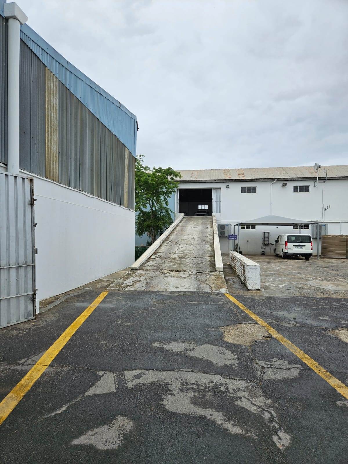 1100  m² Industrial space in Dal Josafat photo number 7