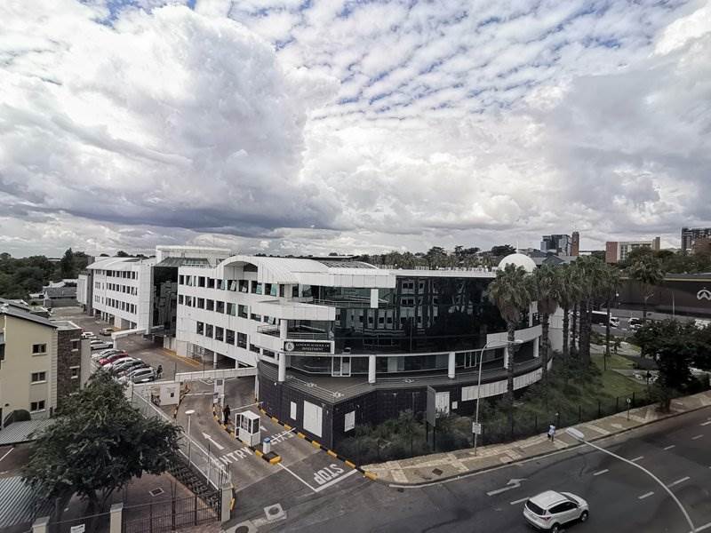 271  m² Office Space in Parktown North photo number 3