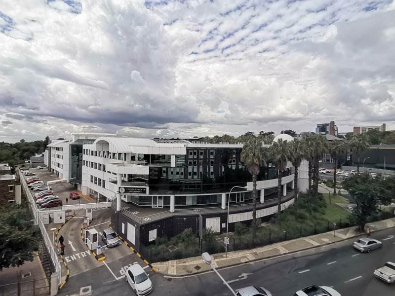 271  m² Office Space in Parktown North photo number 6