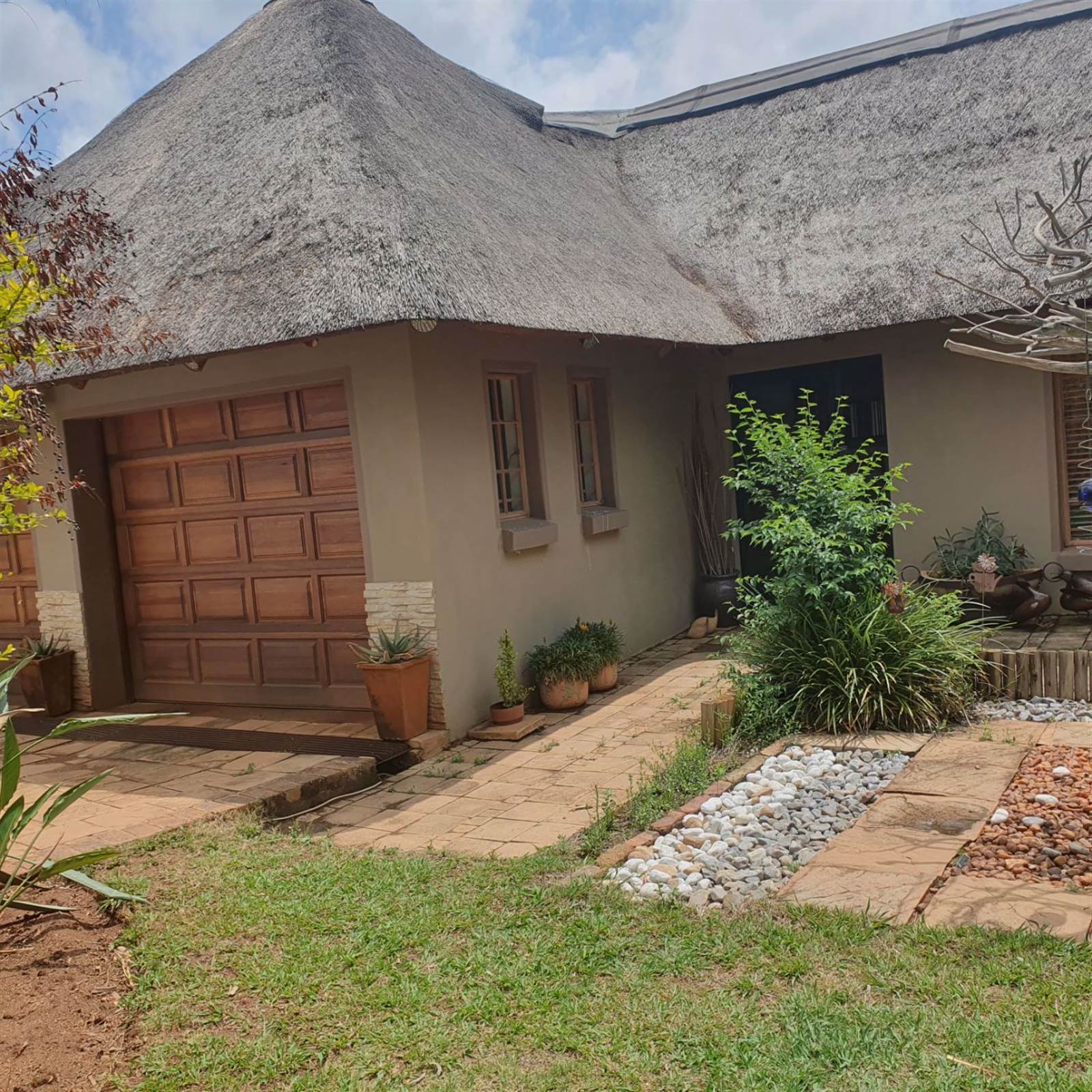 3 Bed House in Hartbeespoort Dam photo number 17