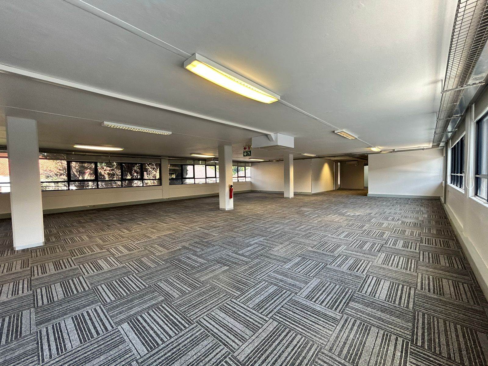 400  m² Commercial space in Greenside photo number 10