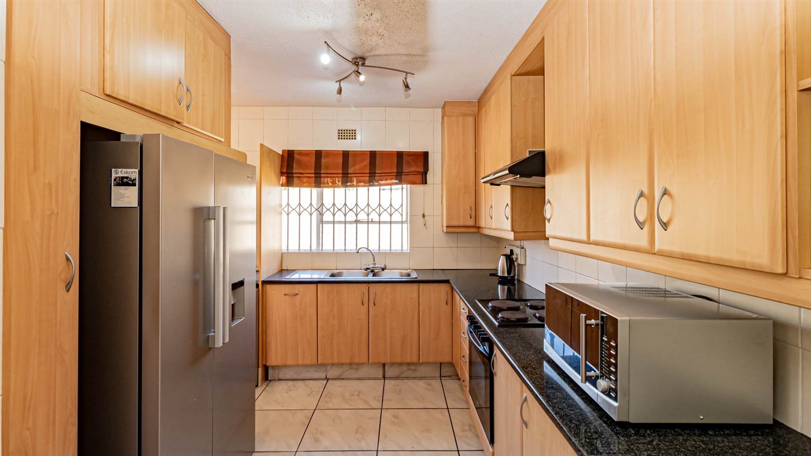 3 Bed Townhouse in Sunninghill photo number 9