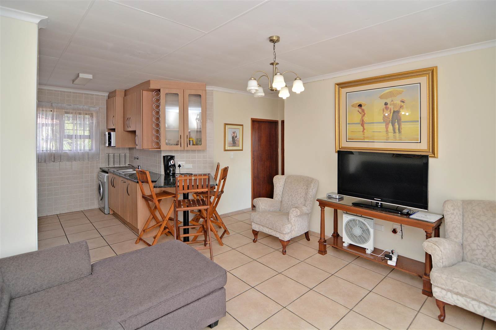 2 Bed Townhouse in Broadacres photo number 5