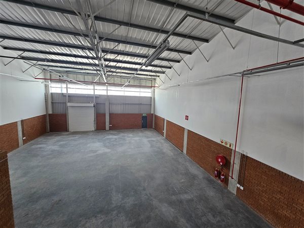 692  m² Industrial space