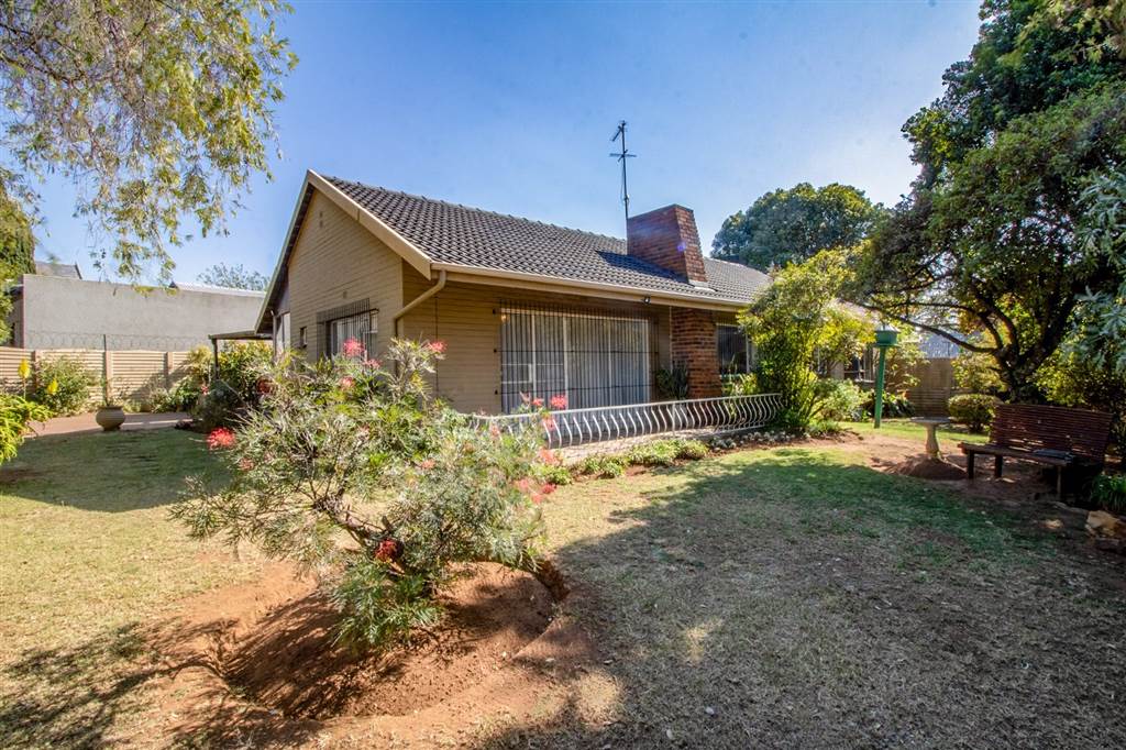 4 Bed House for sale in Southcrest T4676813 Private Property