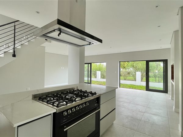 4 Bedroom House 4 Bedroom House
