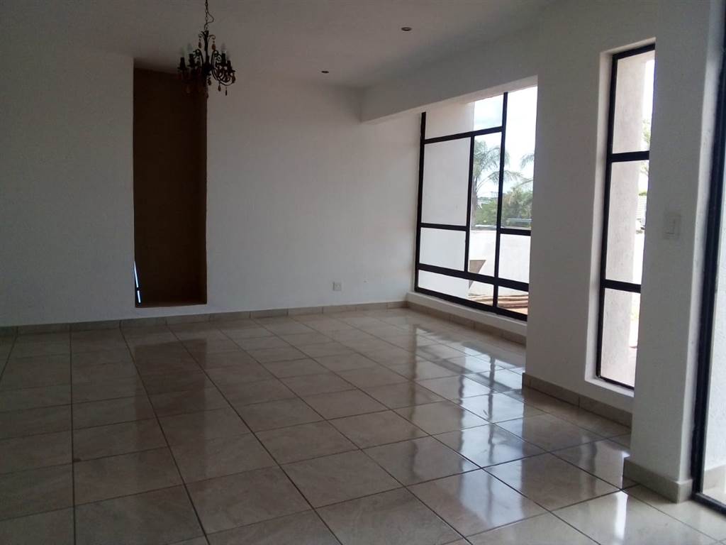 5 Bed House in Serala View photo number 22