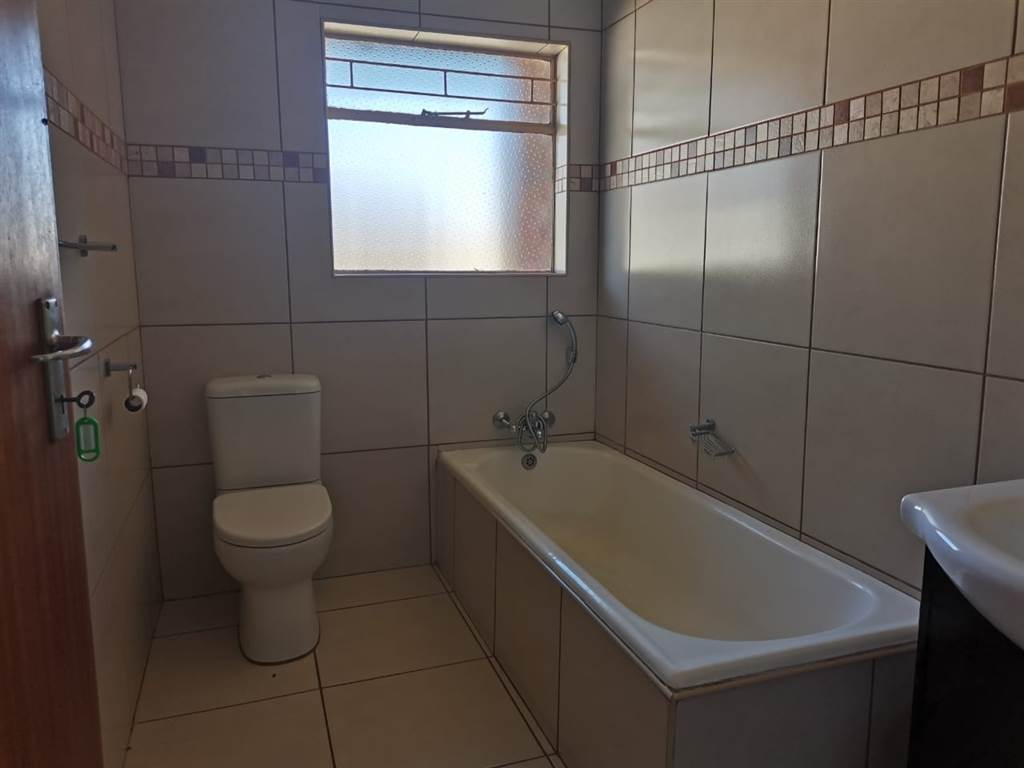 3 Bed House in Secunda photo number 12