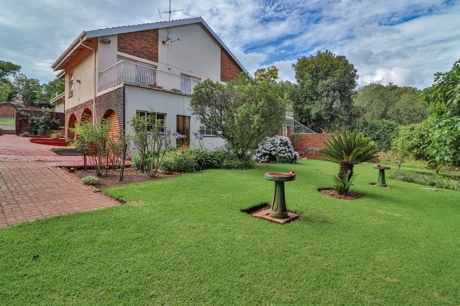 4 Bed House in Kloofendal photo number 1
