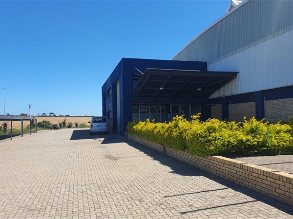 3 251  m² Industrial space