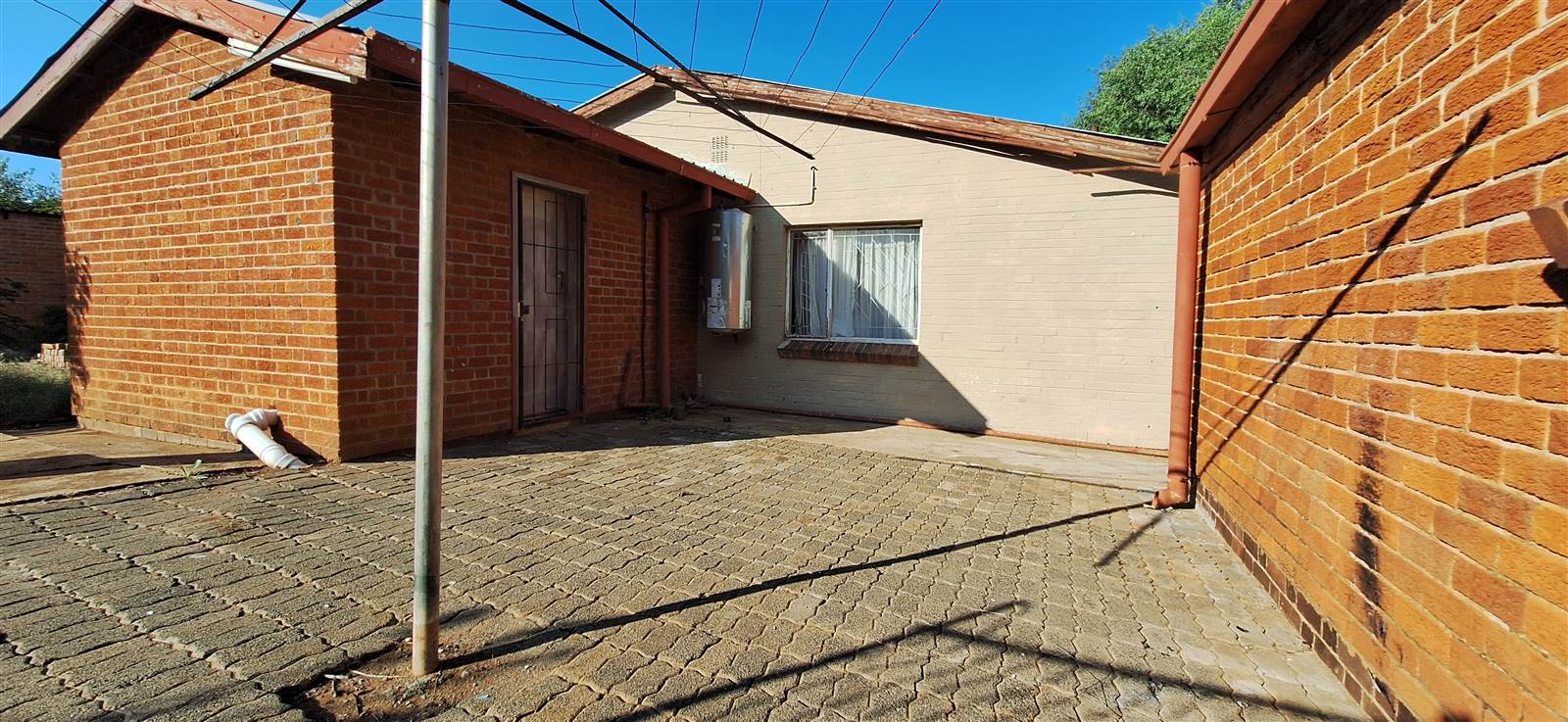 4 Bed House in Uitsig photo number 5