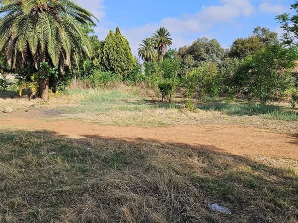 743 m² Land available in Zeerust