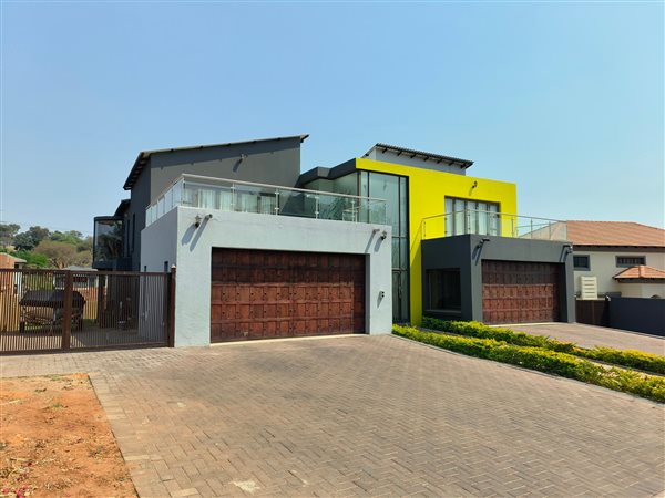 6 Bed House in Magaliesberg Country Estate