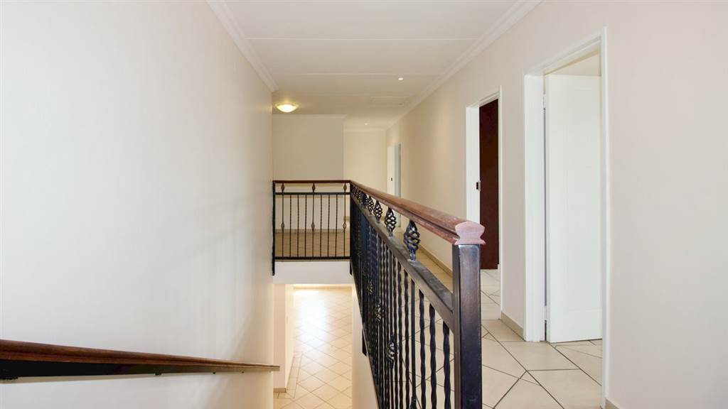 6 Bed House in Valleyview Estate photo number 23