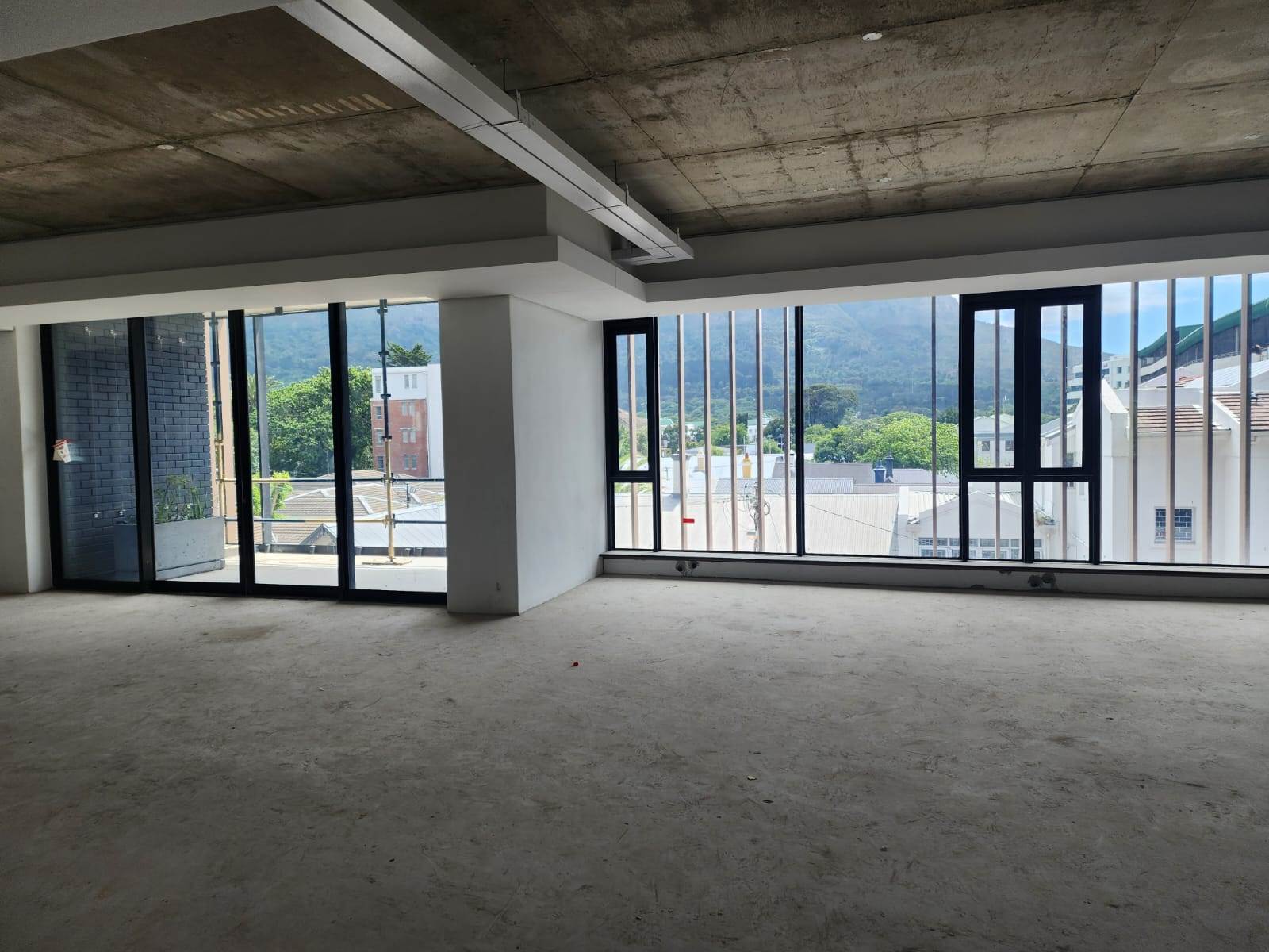 881  m² Commercial space in Claremont photo number 2
