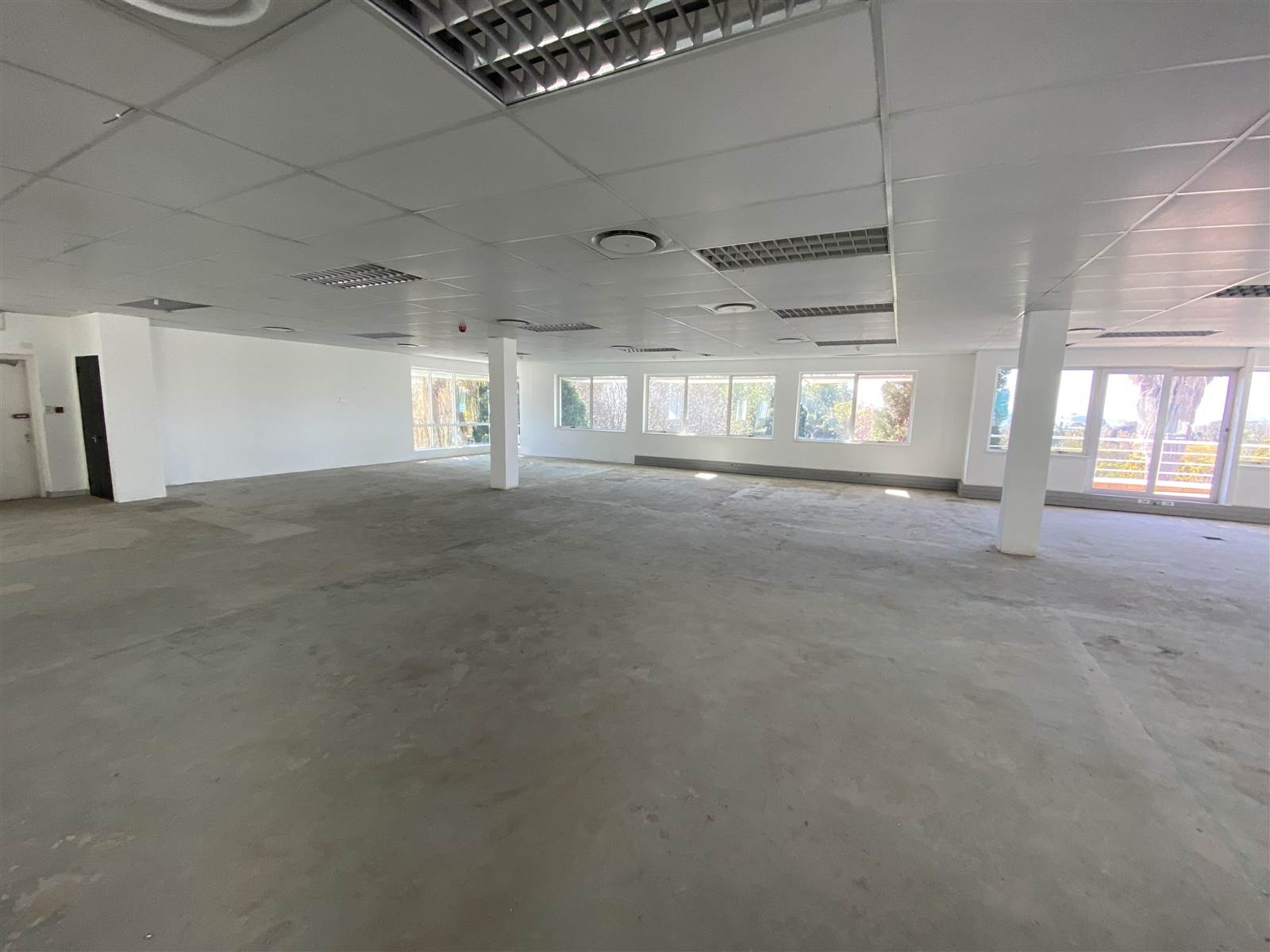 400  m² Commercial space in Morningside photo number 9