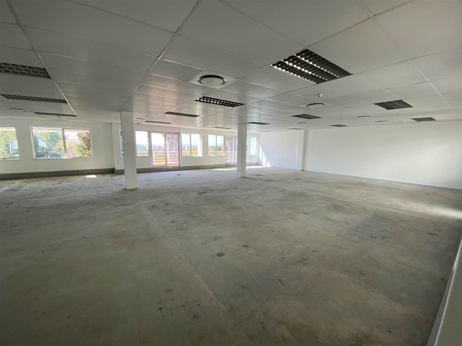 400  m² Commercial space in Morningside photo number 11