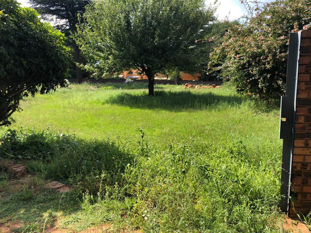 3948 m² Land available in Oriel photo number 9