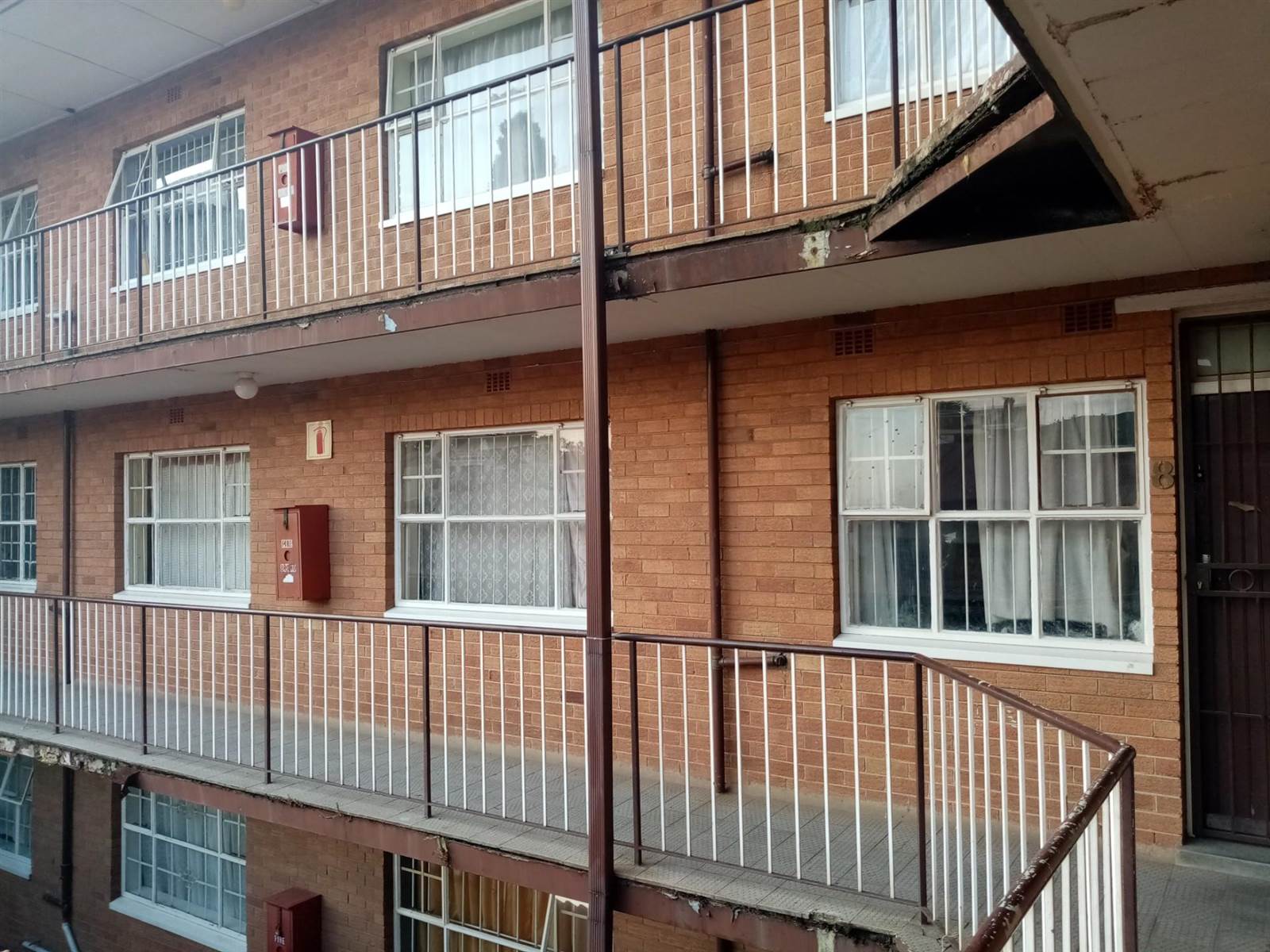3 Bed Apartment in Rosettenville photo number 5