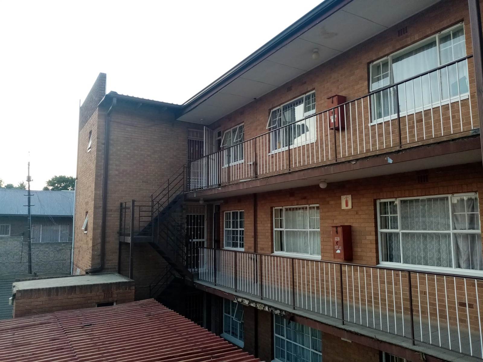 3 Bed Apartment in Rosettenville photo number 6