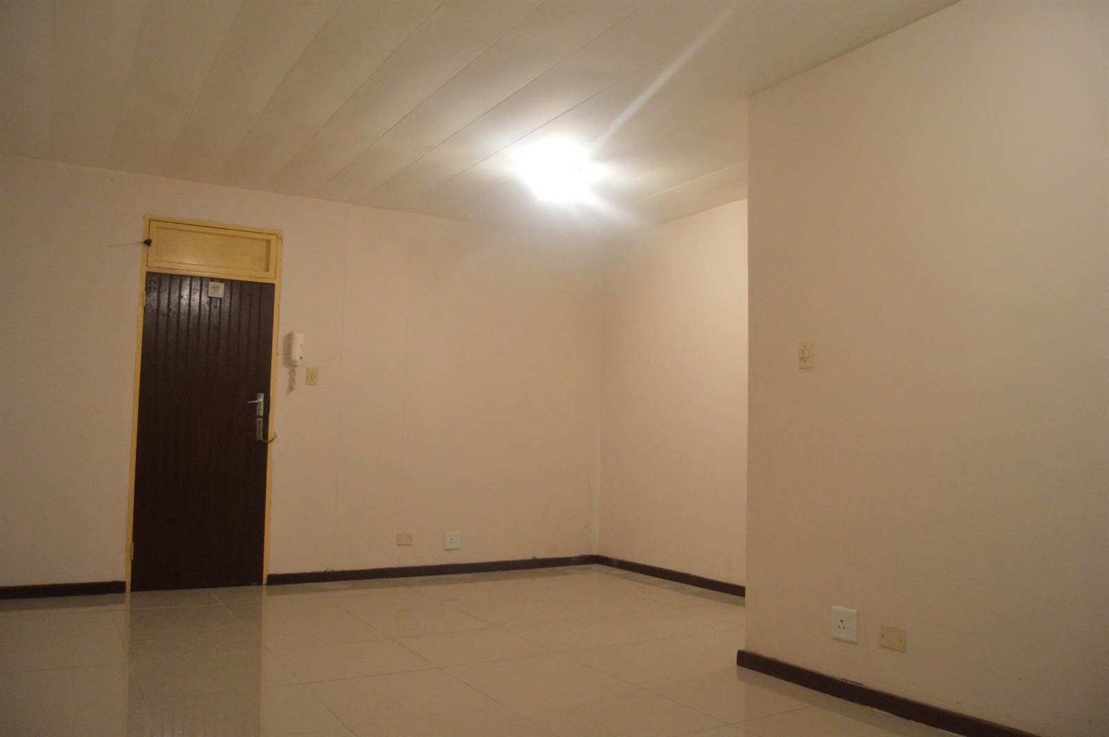 3 Bed Apartment in Rosettenville photo number 12