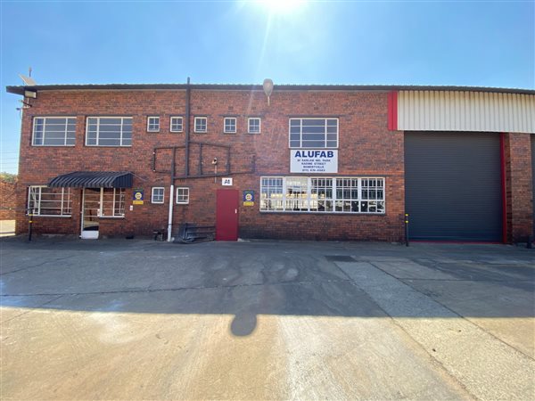 710  m² Industrial space