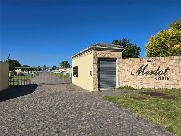 3 Bedroom Townhouse 3 Bedroom Townhouse