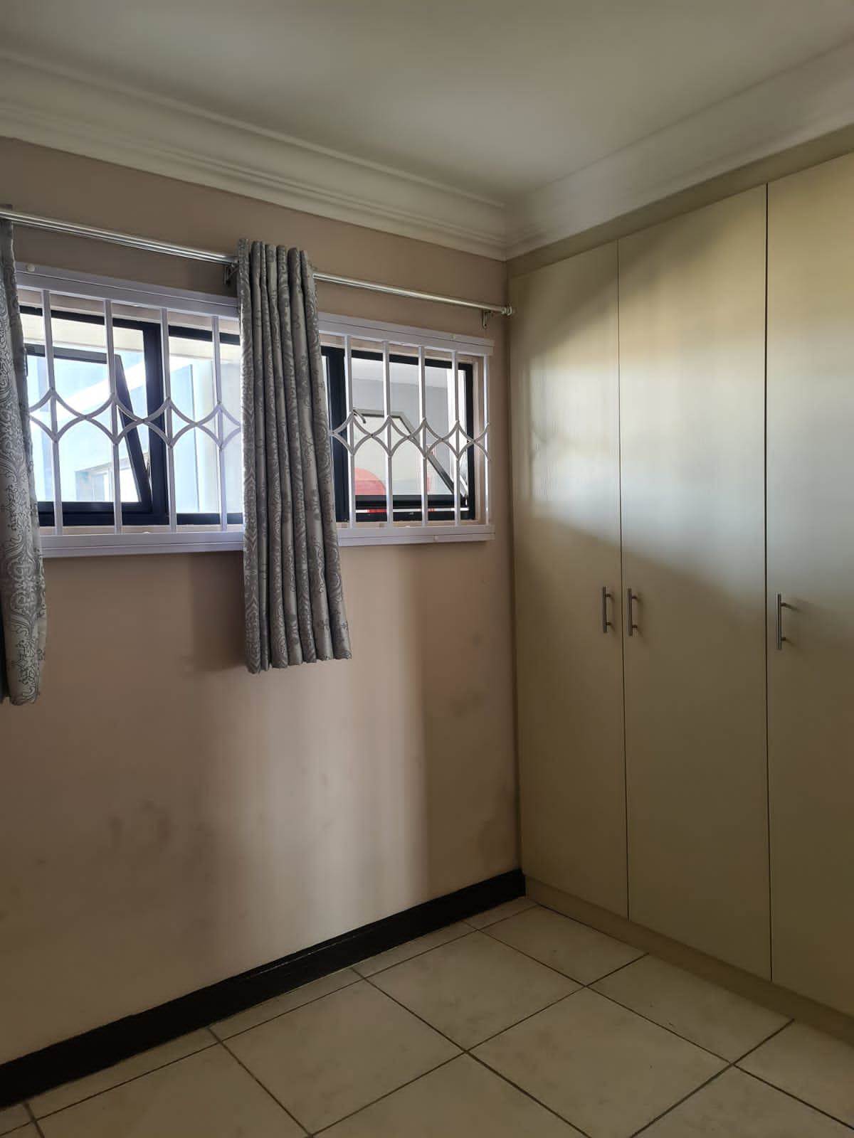 2 Bed Apartment in Tongaat Central photo number 10