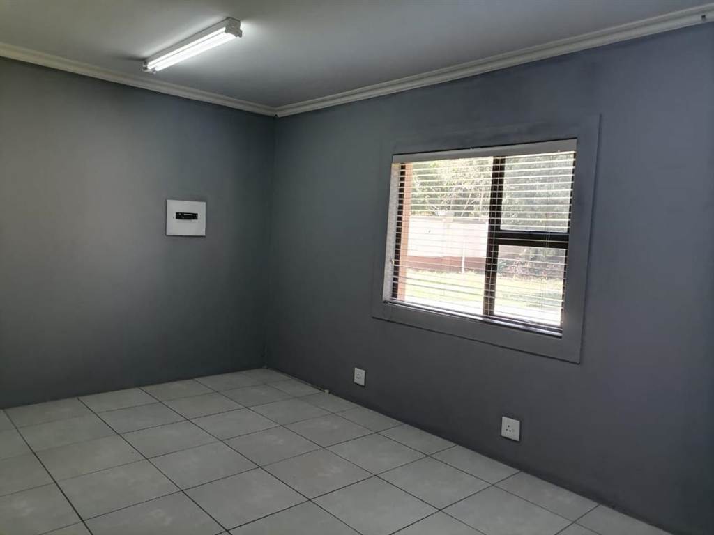 1904  m² Office Space in Lambton photo number 5