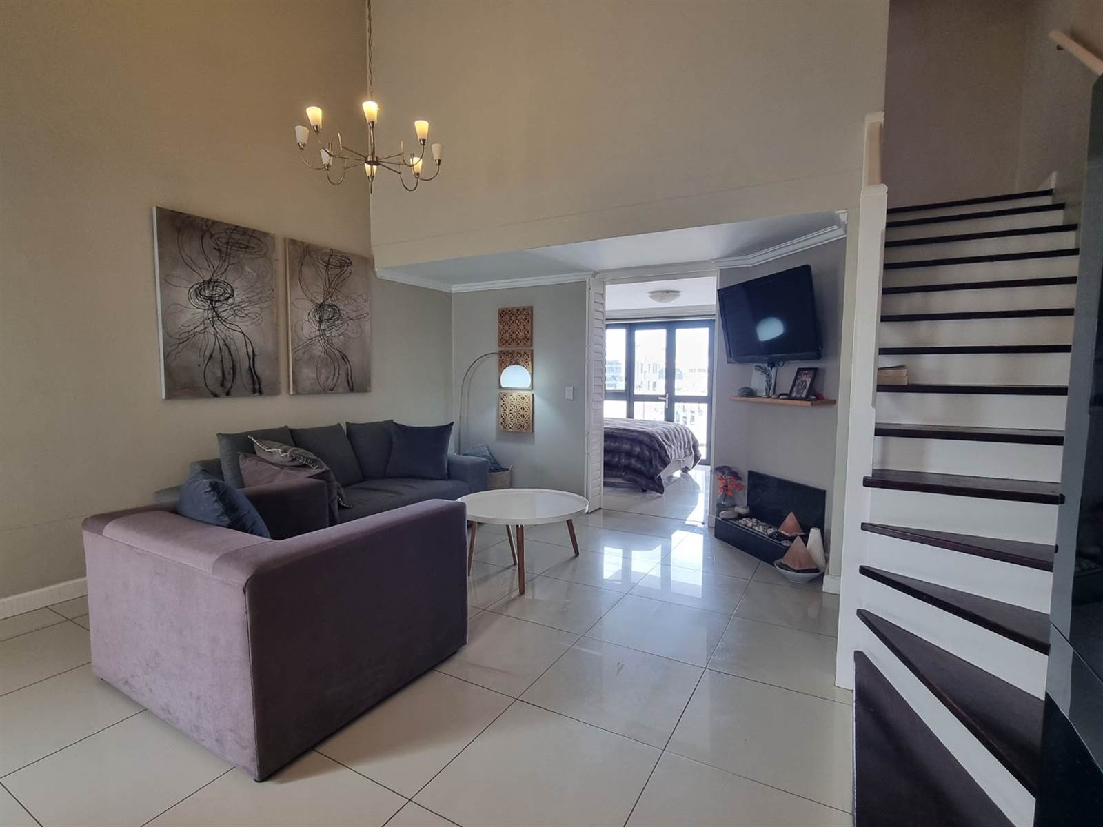 2 Bed Apartment in Knysna Central photo number 3