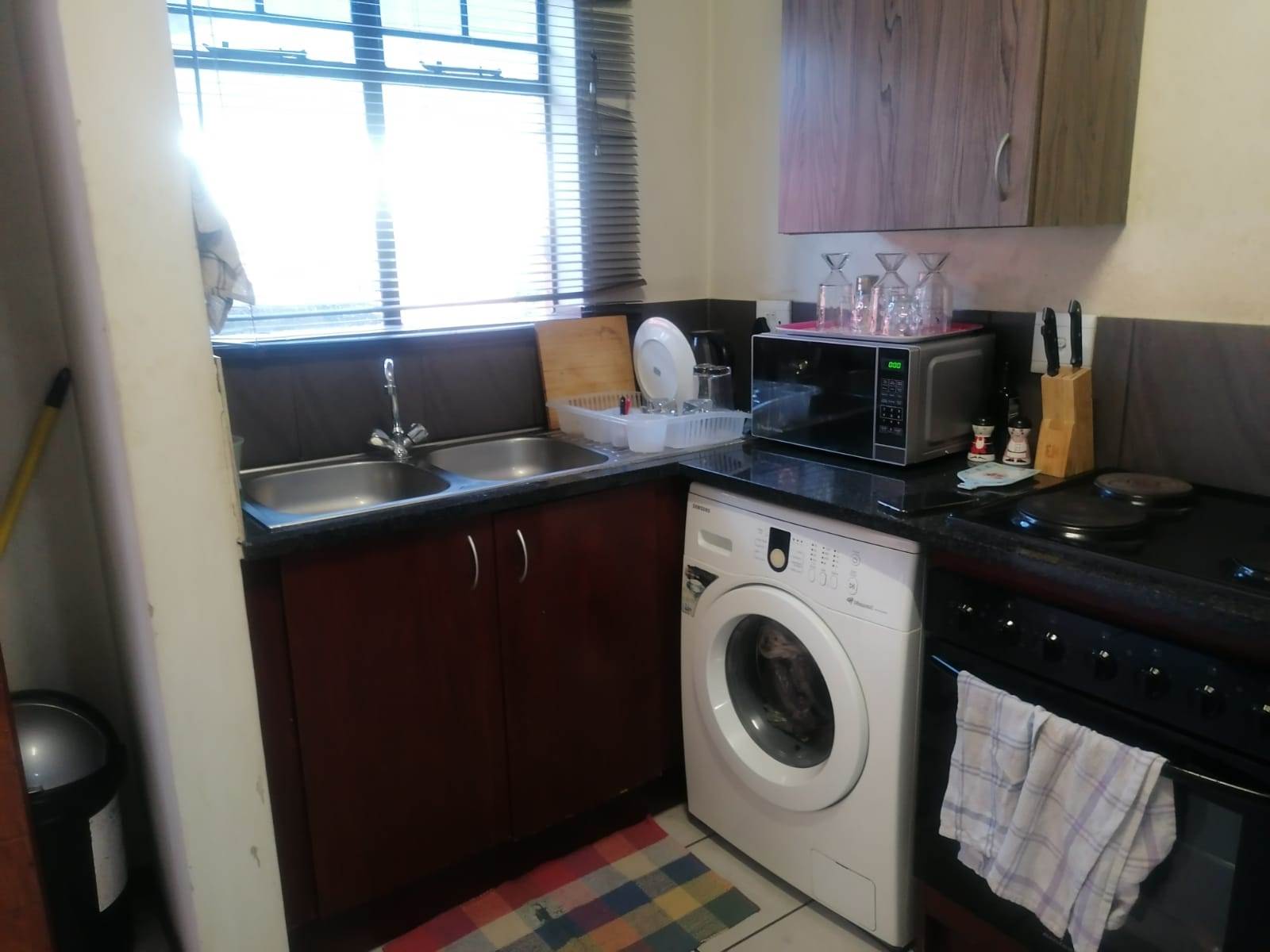 2 Bed Flat in Rooihuiskraal North photo number 1