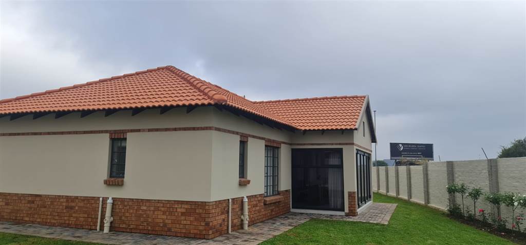 3 Bed House in Rustenburg Central photo number 2
