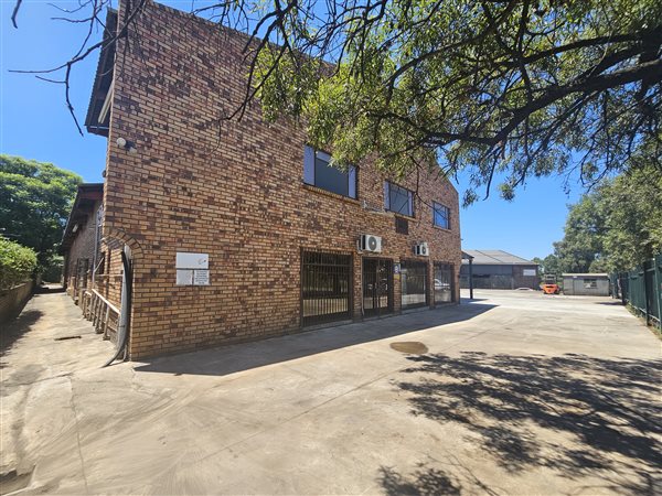 818  m² Industrial space in Benoni South