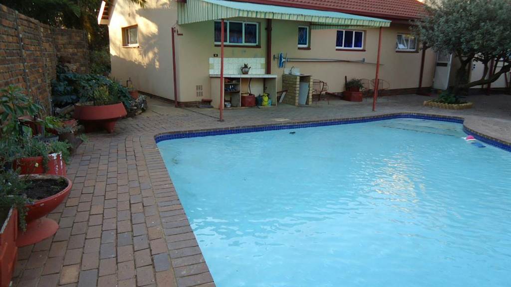 5 Bed House in Brakpan Central photo number 13