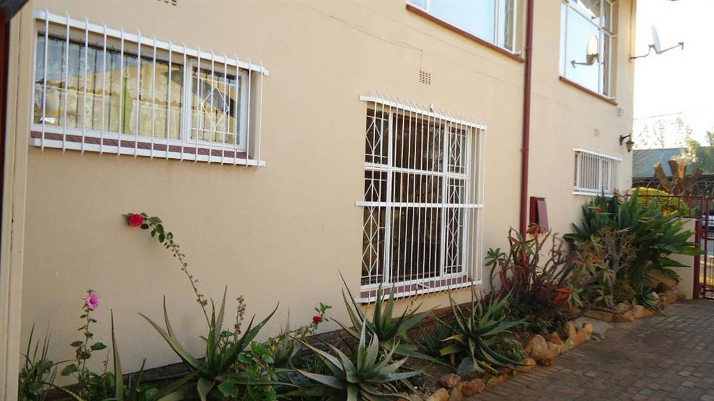 5 Bed House in Brakpan Central photo number 14