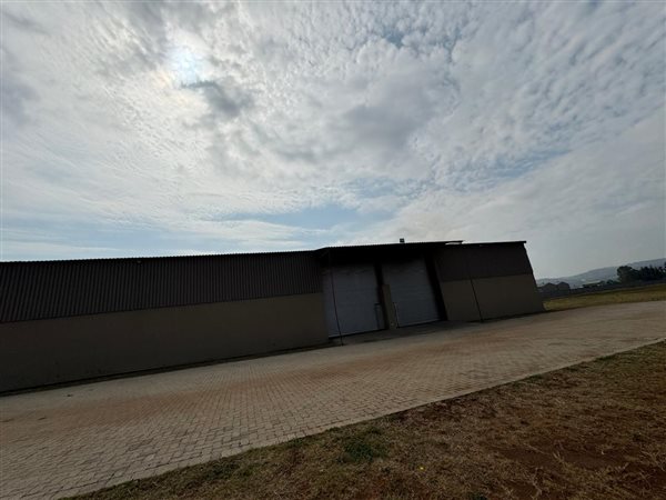 1 200  m² Industrial space