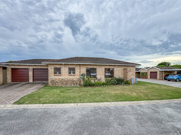 3 Bedroom Townhouse 3 Bedroom Townhouse