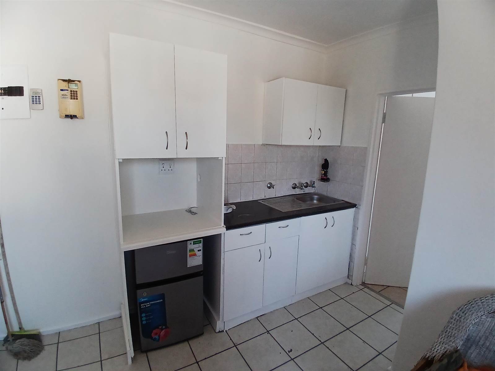 1 Bed Apartment in Protea Heights photo number 13