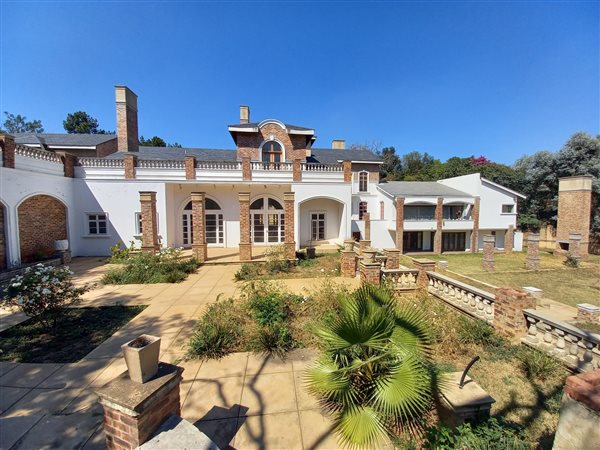 7 Bed House in Bryanston
