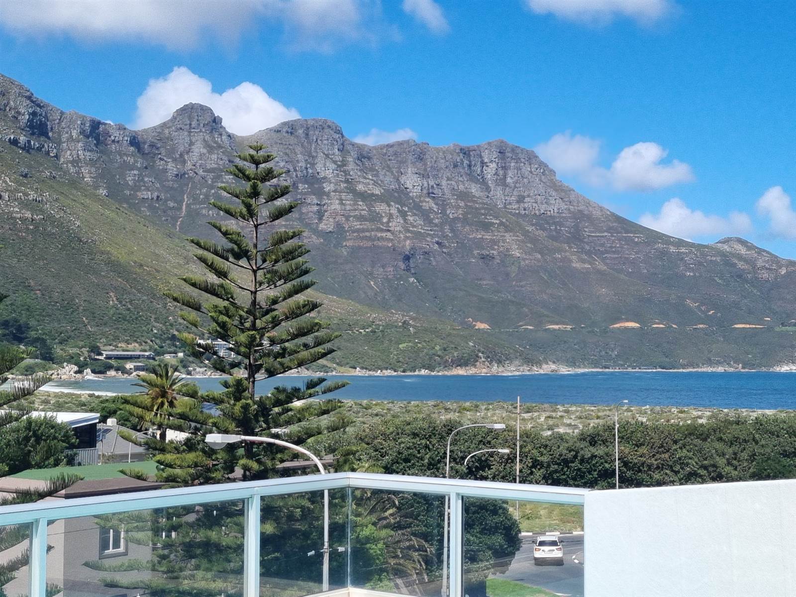 2 Bed Apartment in Hout Bay and surrounds photo number 13