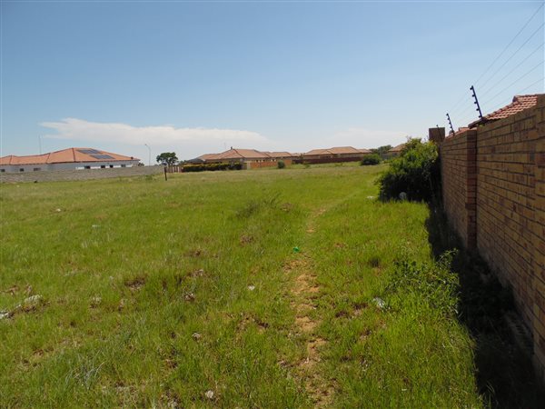 950 m² Land