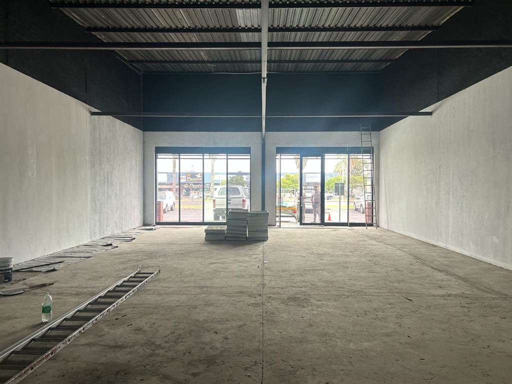 200  m² Retail Space in Brackenfell Central photo number 10