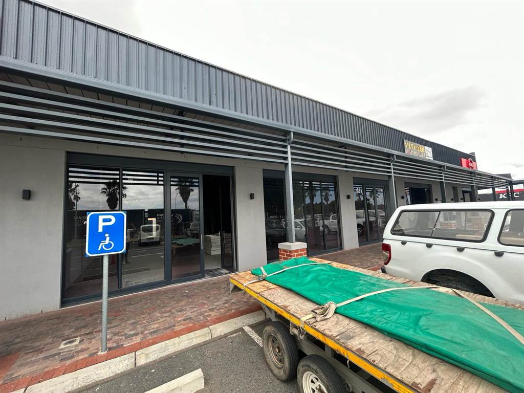 200  m² Retail Space in Brackenfell Central photo number 12